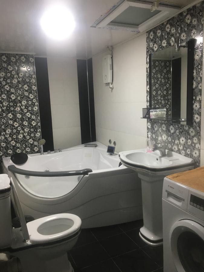 Duru'S Apartment With 3 Bedrooms Μπατούμι Εξωτερικό φωτογραφία